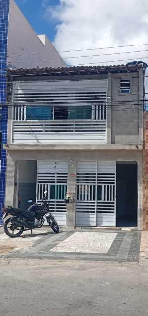 Casa de rua : / Residencial / Santo Antônio